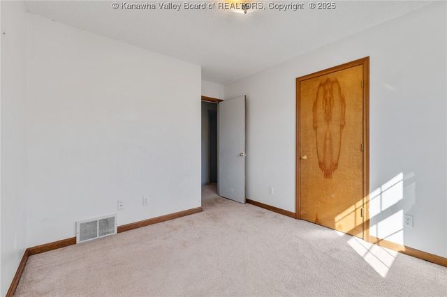 10 Windsong Way, Nitro, WV 25143