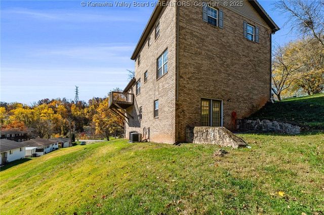 10 Windsong Way, Nitro, WV 25143