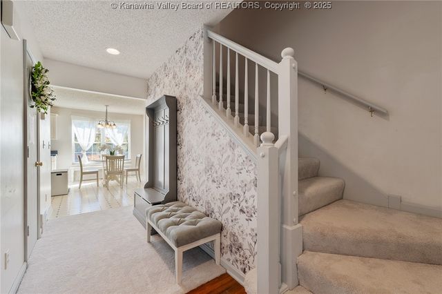 10 Windsong Way, Nitro, WV 25143