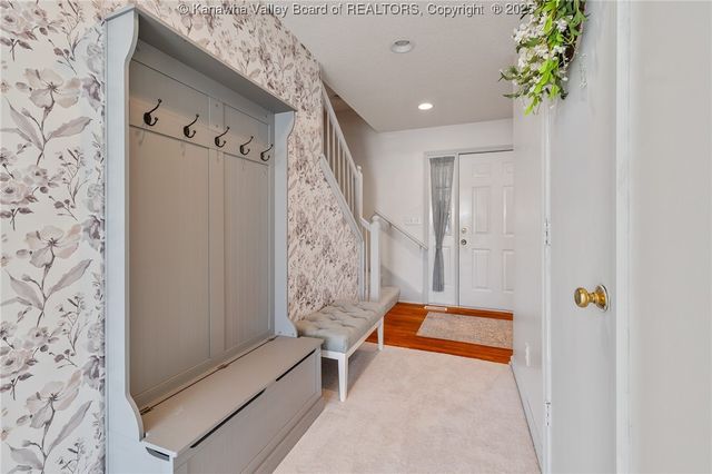 10 Windsong Way, Nitro, WV 25143