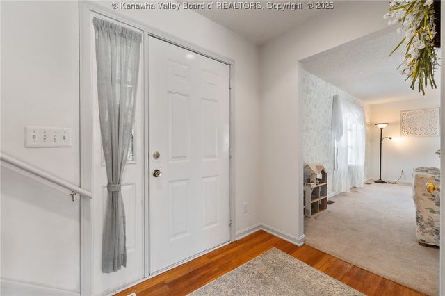 10 Windsong Way, Nitro, WV 25143