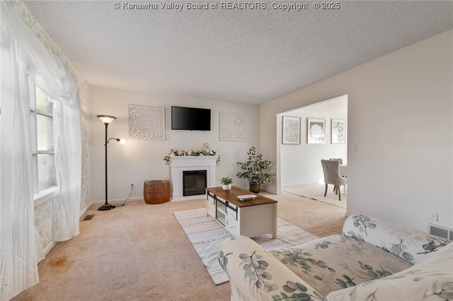 10 Windsong Way, Nitro, WV 25143