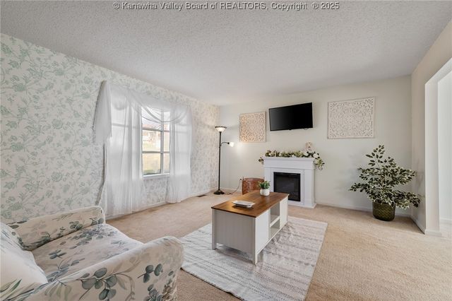 10 Windsong Way, Nitro, WV 25143