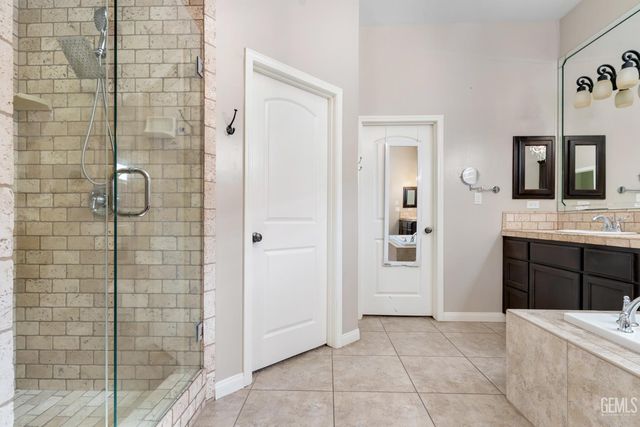13012 Plumas Wood Lane, Bakersfield, CA 93314