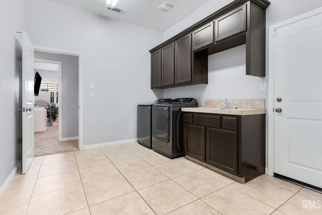 13012 Plumas Wood Lane, Bakersfield, CA 93314