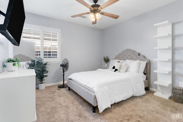 13012 Plumas Wood Lane, Bakersfield, CA 93314
