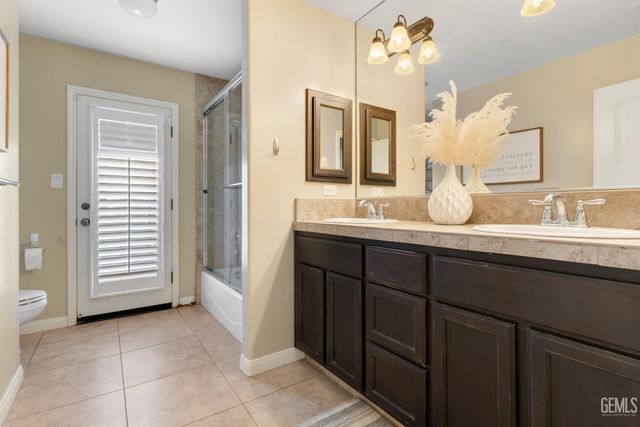 13012 Plumas Wood Lane, Bakersfield, CA 93314