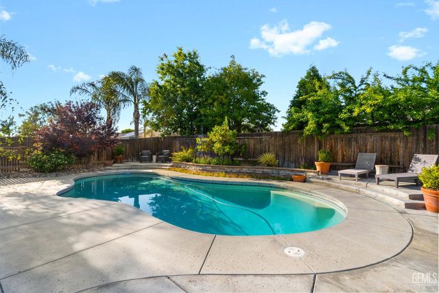 13012 Plumas Wood Lane, Bakersfield, CA 93314