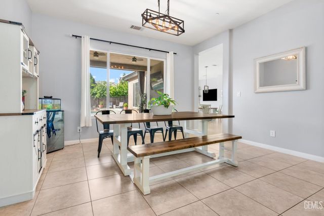 13012 Plumas Wood Lane, Bakersfield, CA 93314