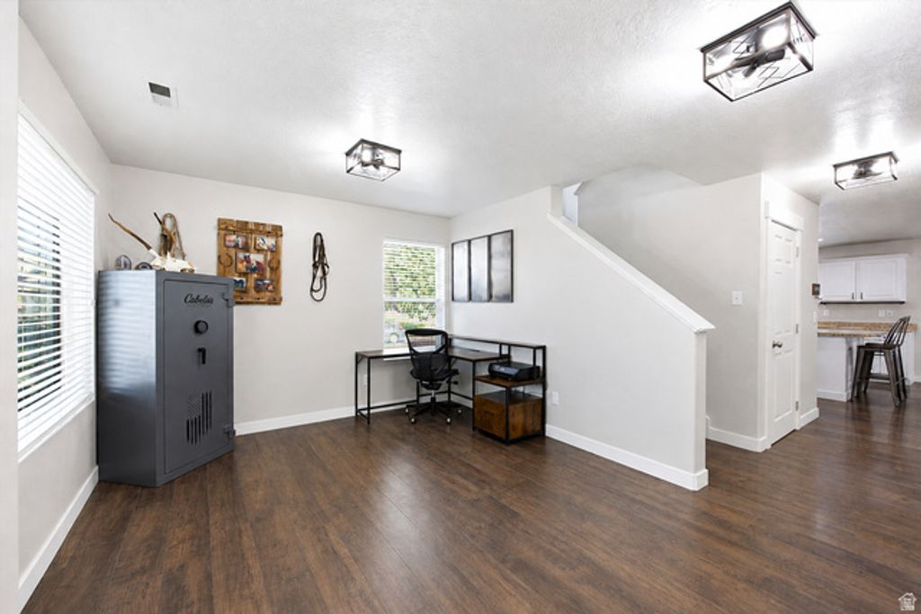 365 S JORDAN WAY, Lehi, UT 84043 — photo 4