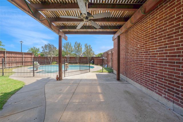 202 Brittany Drive, Coppell, TX 75019