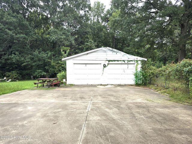 533 E Saint James Street, Tarboro, NC 27886
