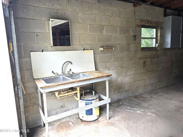 533 E Saint James Street, Tarboro, NC 27886