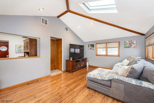 127 Dukes Rd, Rahway City, NJ 07065