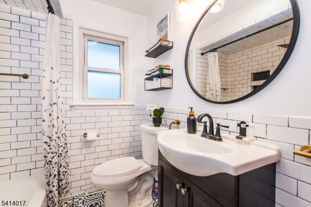 127 Dukes Rd, Rahway City, NJ 07065