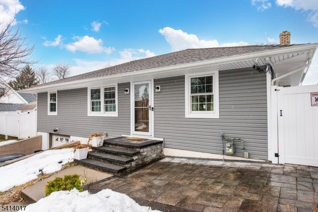 127 Dukes Rd, Rahway City, NJ 07065