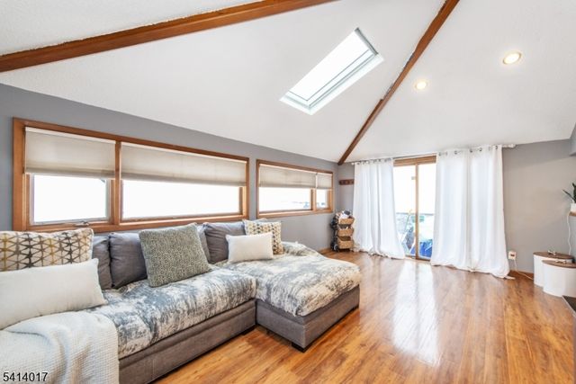 127 Dukes Rd, Rahway City, NJ 07065