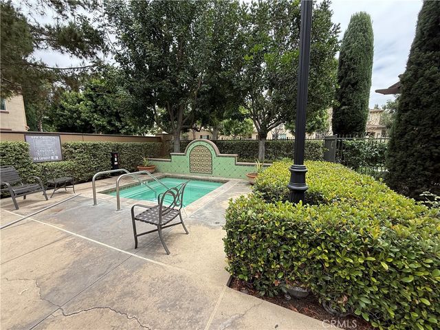 56 Trailing Vine, Irvine, CA 92602