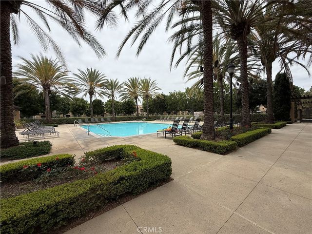 56 Trailing Vine, Irvine, CA 92602