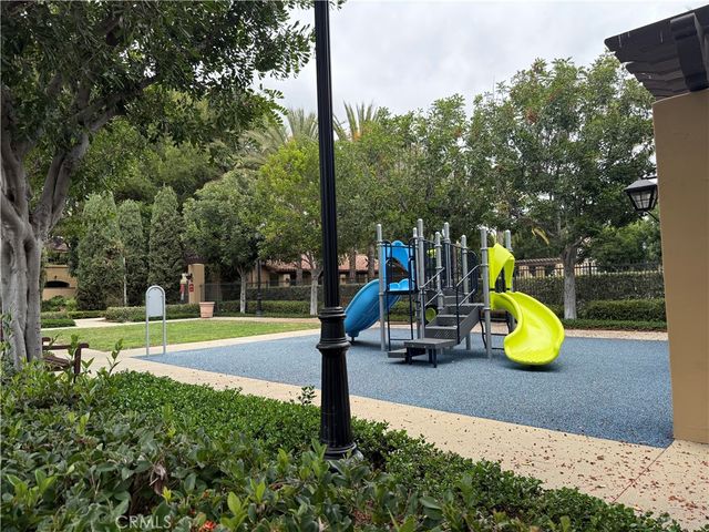 56 Trailing Vine, Irvine, CA 92602