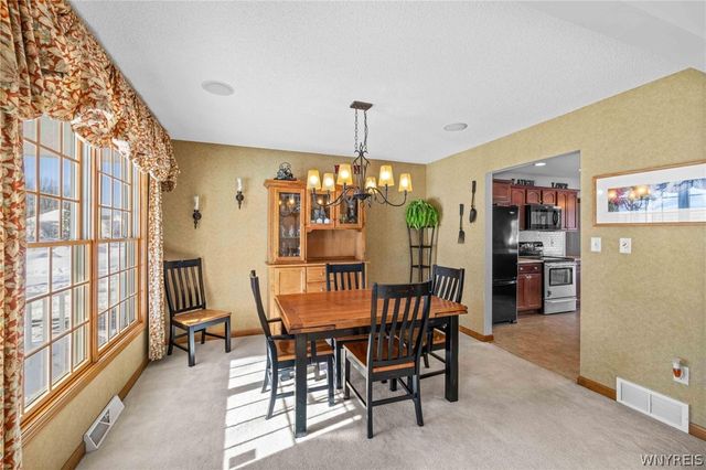 6521 White Oak, Hamburg, NY 14085