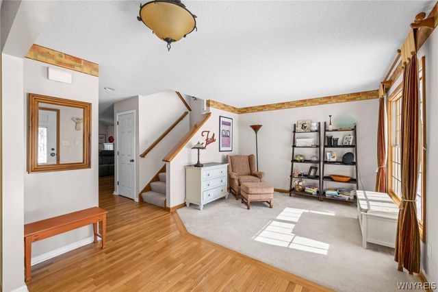 6521 White Oak, Hamburg, NY 14085