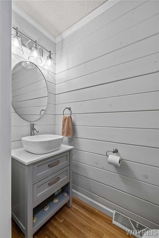 6521 White Oak, Hamburg, NY 14085