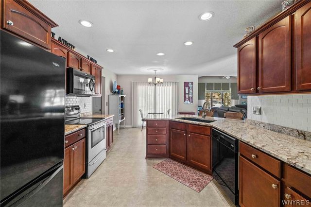 6521 White Oak, Hamburg, NY 14085