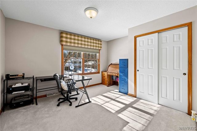 6521 White Oak, Hamburg, NY 14085