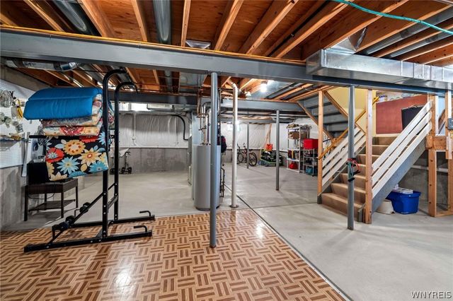 6521 White Oak, Hamburg, NY 14085