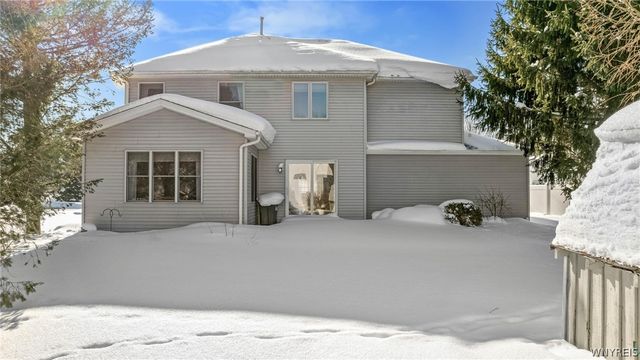 6521 White Oak, Hamburg, NY 14085