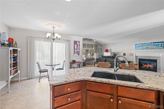 6521 White Oak, Hamburg, NY 14085