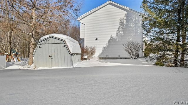 6521 White Oak, Hamburg, NY 14085