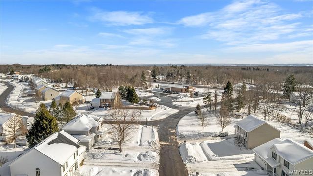 6521 White Oak, Hamburg, NY 14085