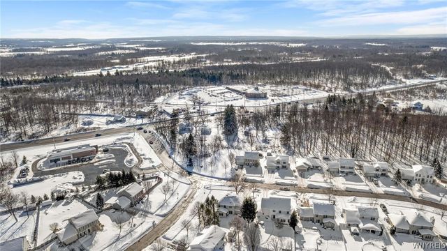 6521 White Oak, Hamburg, NY 14085