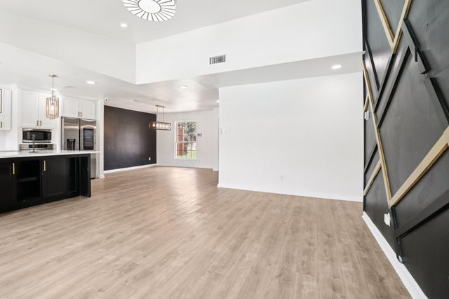 1512 E Park Boulevard, Plano, TX 75074
