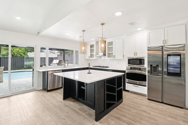 1512 E Park Boulevard, Plano, TX 75074