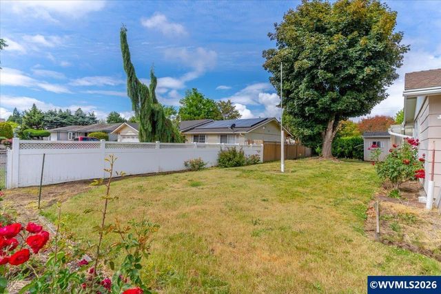 4528 Sesame St NE, Salem, OR 97305