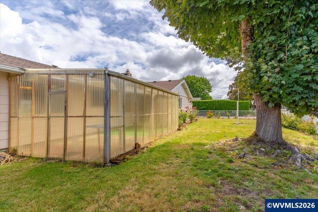 4528 Sesame St NE, Salem, OR 97305