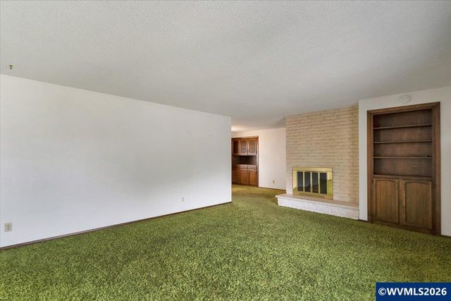 4528 Sesame St NE, Salem, OR 97305