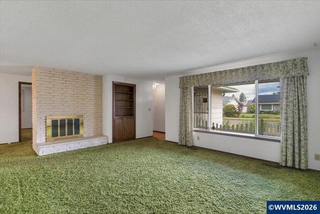 4528 Sesame St NE, Salem, OR 97305