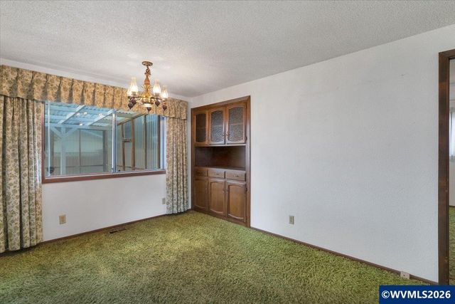 4528 Sesame St NE, Salem, OR 97305