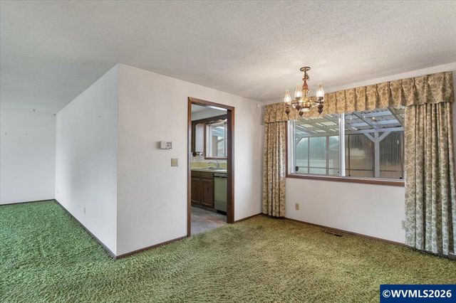 4528 Sesame St NE, Salem, OR 97305