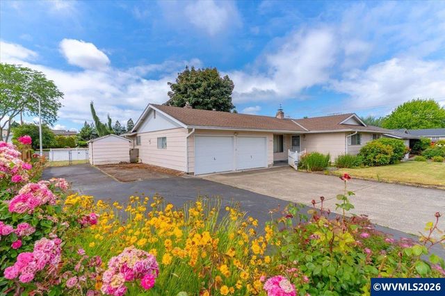 4528 Sesame St NE, Salem, OR 97305