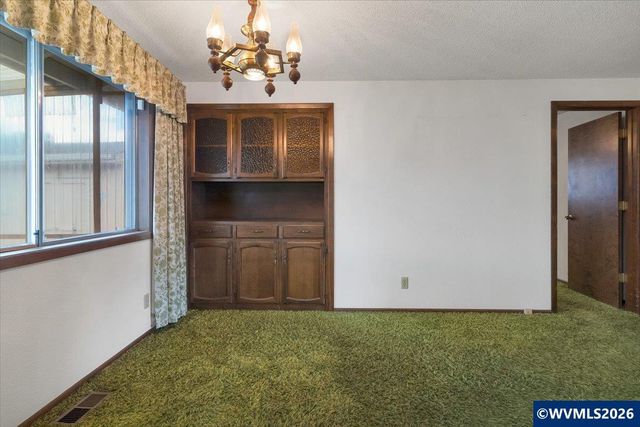 4528 Sesame St NE, Salem, OR 97305