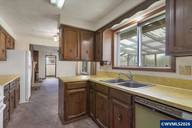 4528 Sesame St NE, Salem, OR 97305