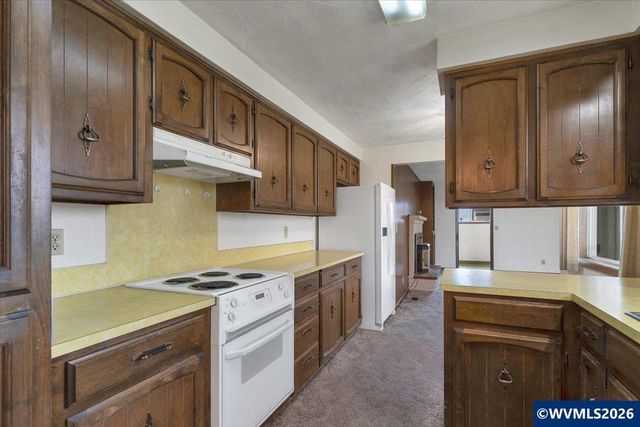 4528 Sesame St NE, Salem, OR 97305