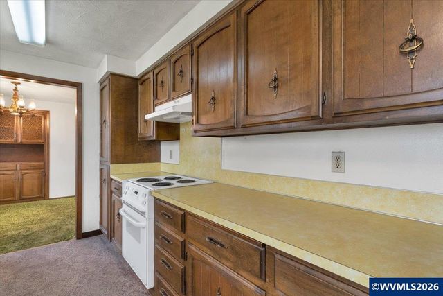 4528 Sesame St NE, Salem, OR 97305