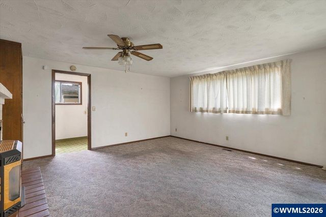 4528 Sesame St NE, Salem, OR 97305