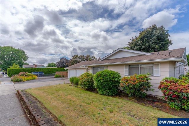 4528 Sesame St NE, Salem, OR 97305